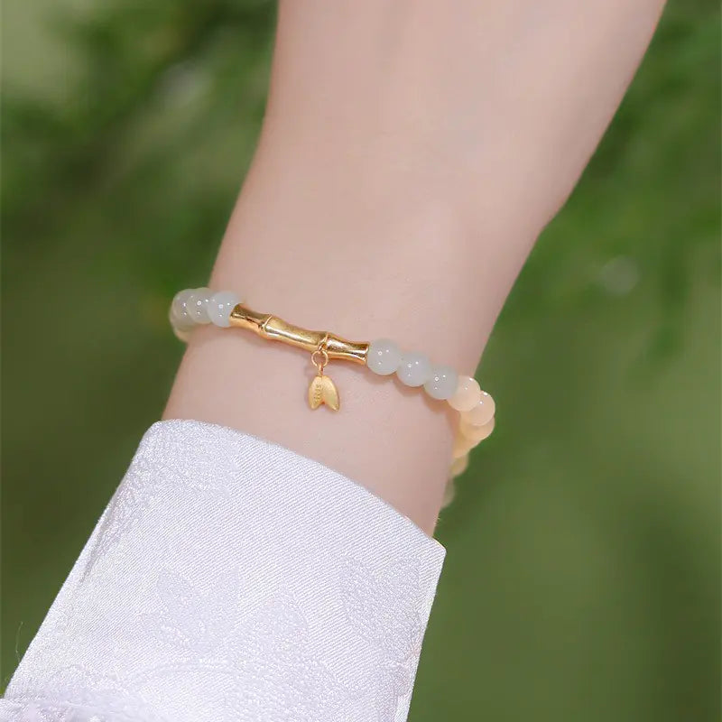 Vintage Perlenarmband – Elegantes Handstring-Armband mit Retro-Charme