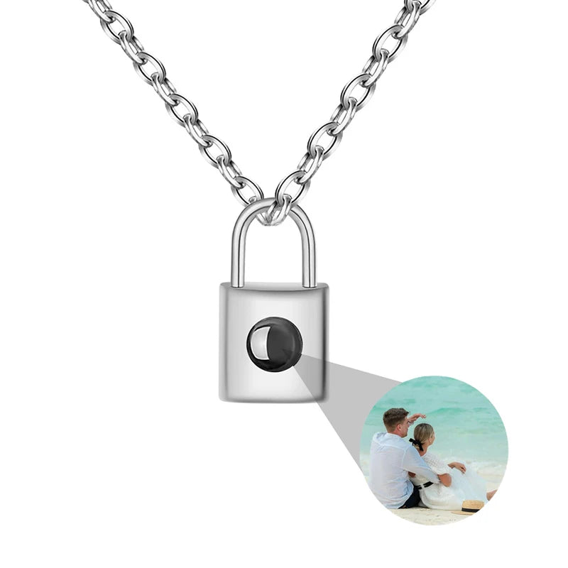 Personalized Photo Projection Necklace – Heart Pendant with “I Love You” in 100 Languages