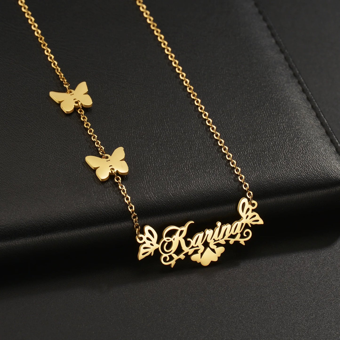 Collar personalizado con nombre y mariposa de Acheerup: acero inoxidable, grabado individualmente