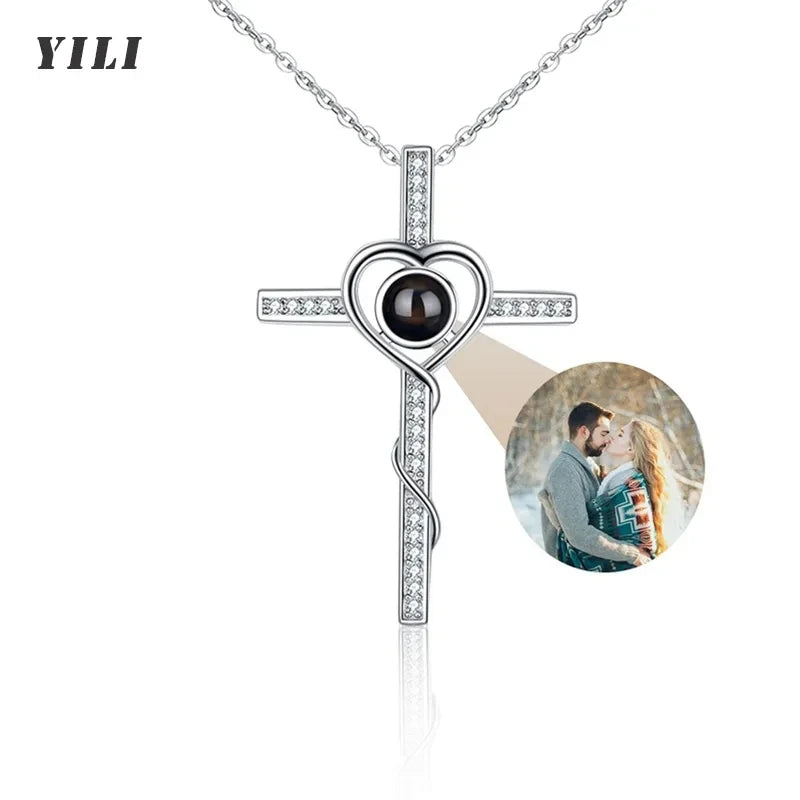 Personalized Photo Projection Necklace – Heart Pendant with “I Love You” in 100 Languages