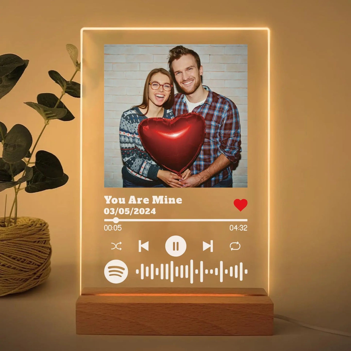 Placa musical acrílica personalizada con LED (foto y código de Spotify). Ideal para regalar en el Día de la Madre, en pareja y en aniversarios.