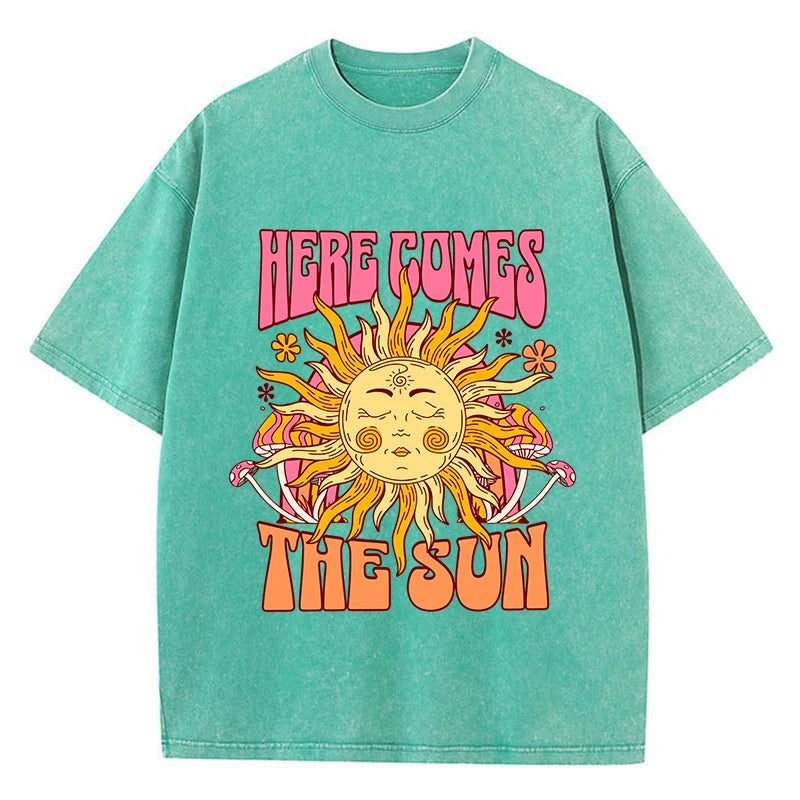 Camiseta oversize de mujer «Here Comes The Sun»