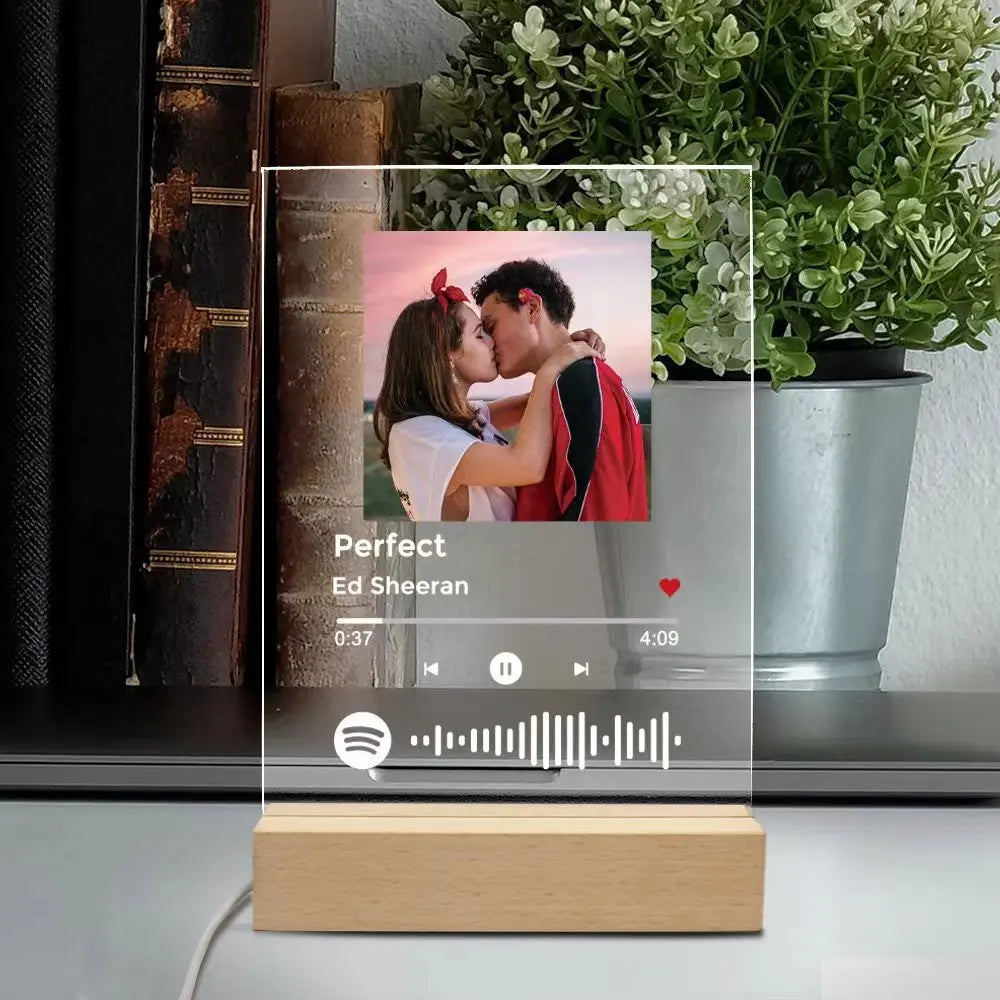 Placa musical acrílica personalizada con LED (foto y código de Spotify). Ideal para regalar en el Día de la Madre, en pareja y en aniversarios.