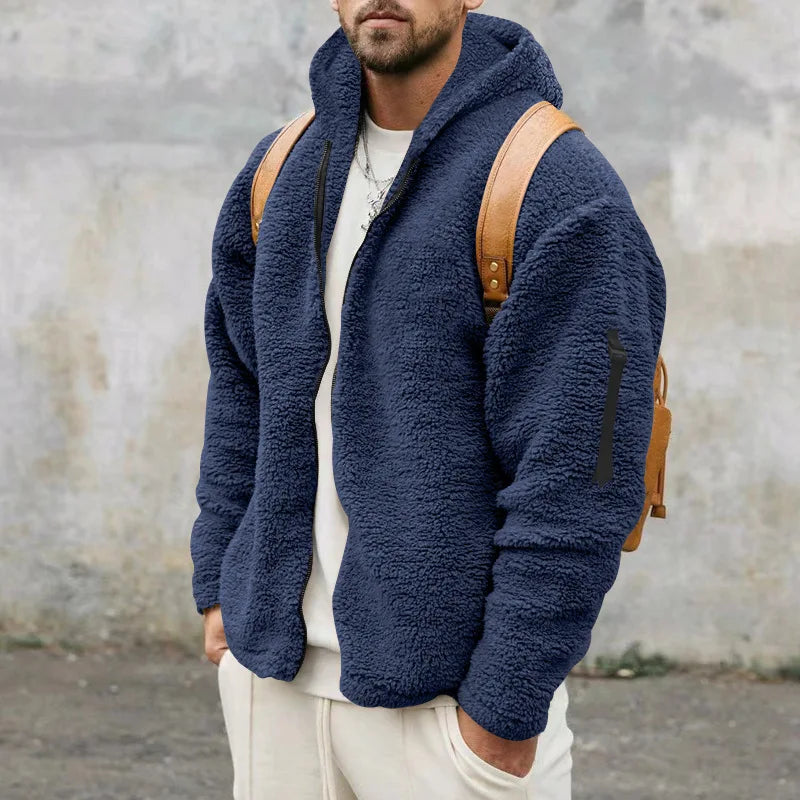 Chaqueta polar con capucha: cálida, informal y súper suave.