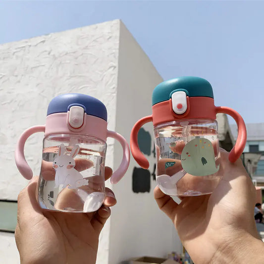 Vaso de aprendizaje con pajita y asas