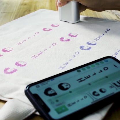 EVEBOT PrintPen – Tragbarer Handdrucker mit hautfreundlicher Tinte, 26 mm Druckbreite, WLAN & USB-C