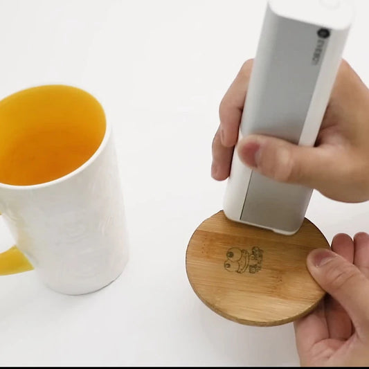 EVEBOT PrintPen – Tragbarer Handdrucker mit hautfreundlicher Tinte, 26 mm Druckbreite, WLAN & USB-C