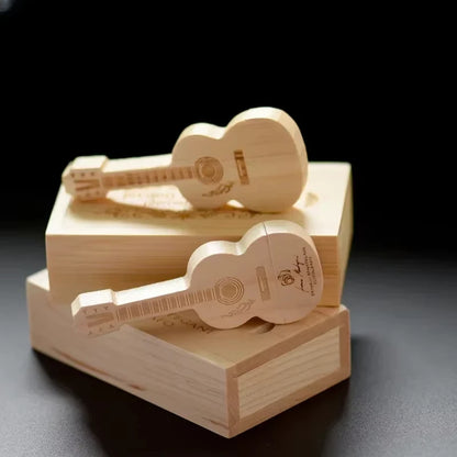 Memoria USB de madera con forma de guitarra y logo gratis (de 4 GB a 128 GB), memoria USB personalizada con llavero 