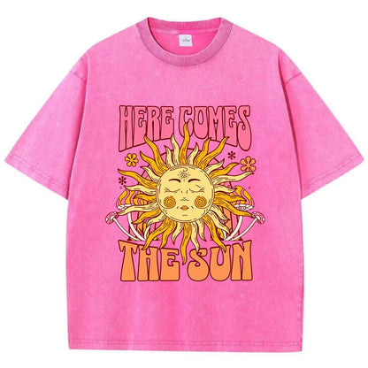 Camiseta oversize de mujer «Here Comes The Sun»