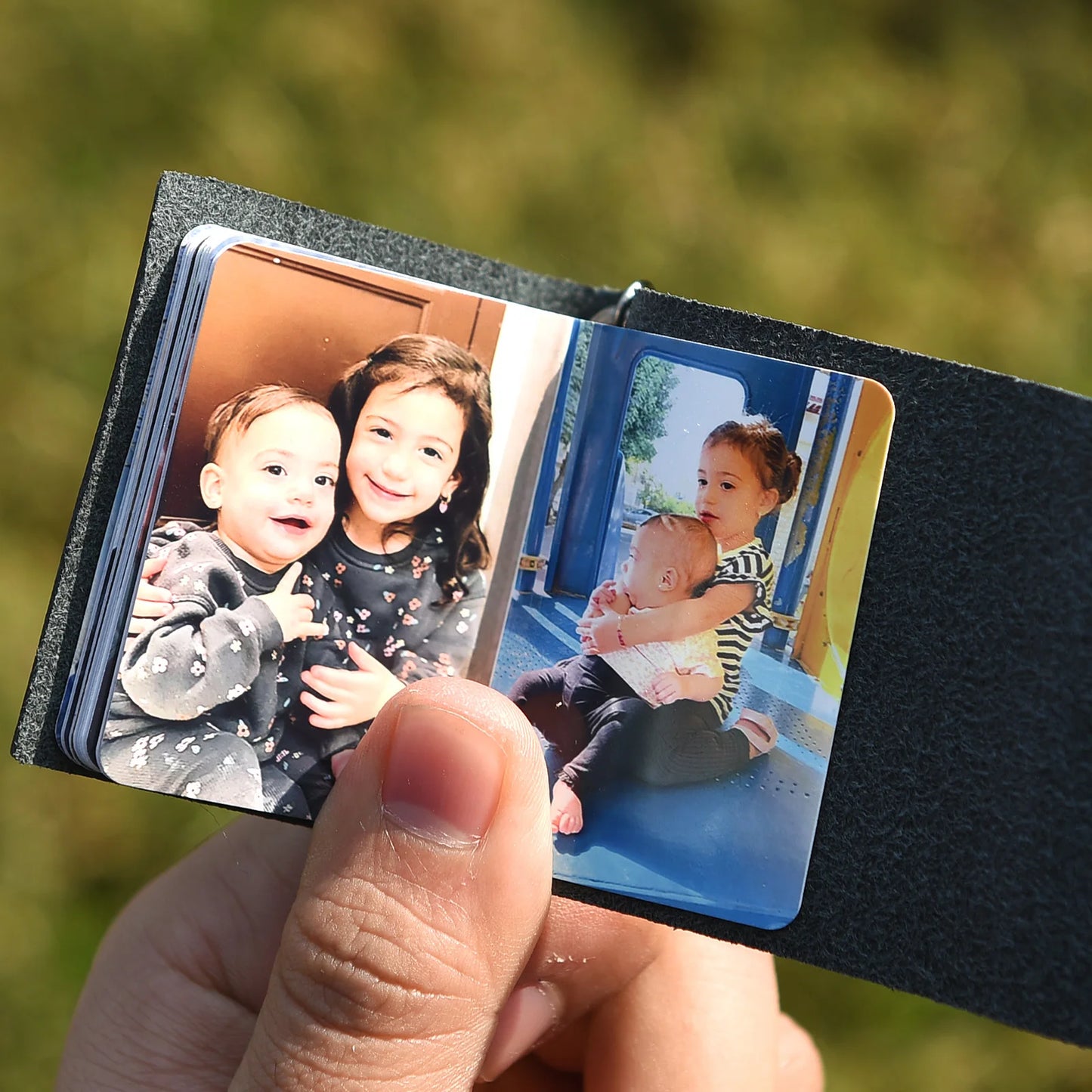 Personalisiertes Fotoalbum Schlüsselanhänger aus echtem Leder – Mini Bilderbuch & Geschenk für Paare