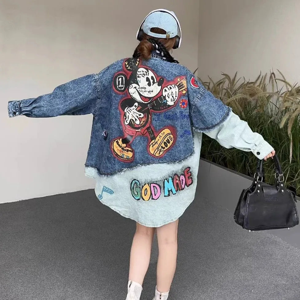 Camisa vaquera oversize: tendencia patchwork de dibujos animados 2025