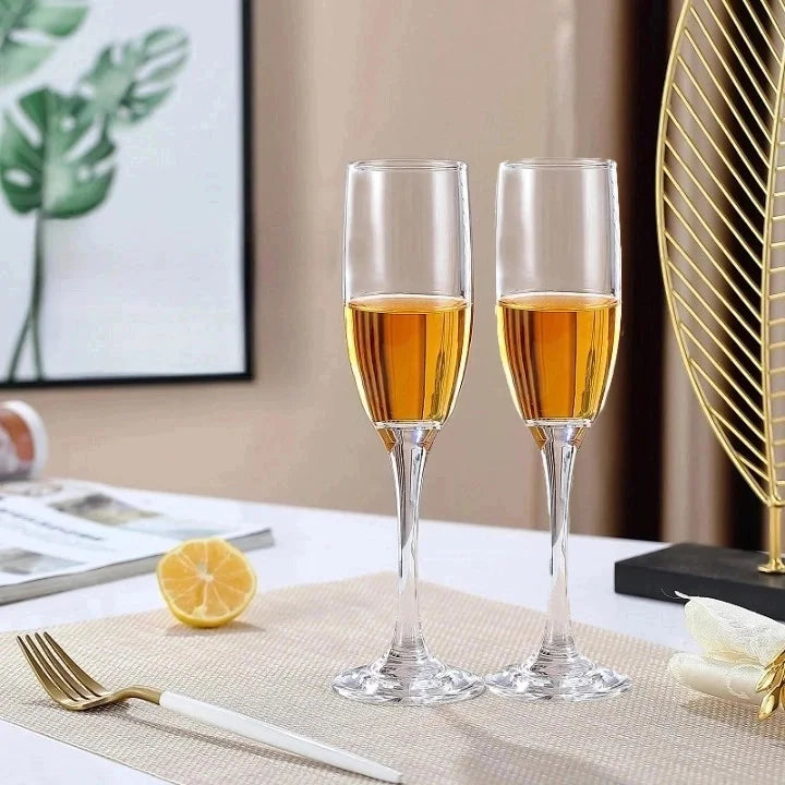 Elegante Sektgläser – Personalisiere für unvergessliche Momente