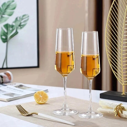 Elegante Sektgläser – Personalisiere für unvergessliche Momente