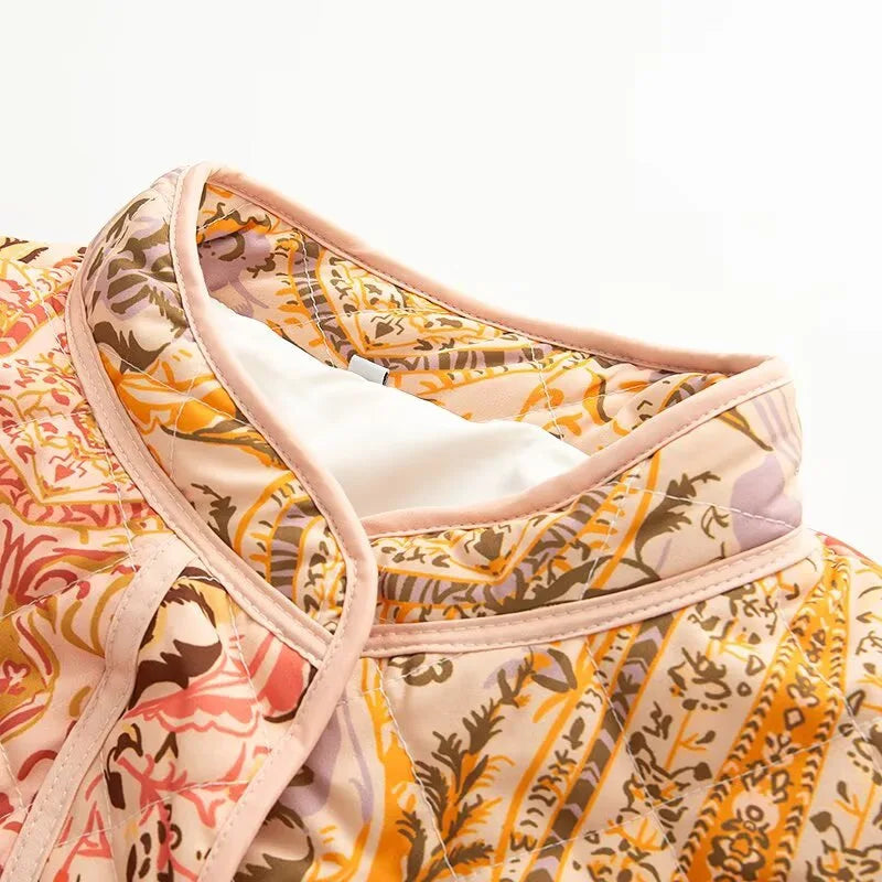 Chaqueta acolchada con estampado oriental