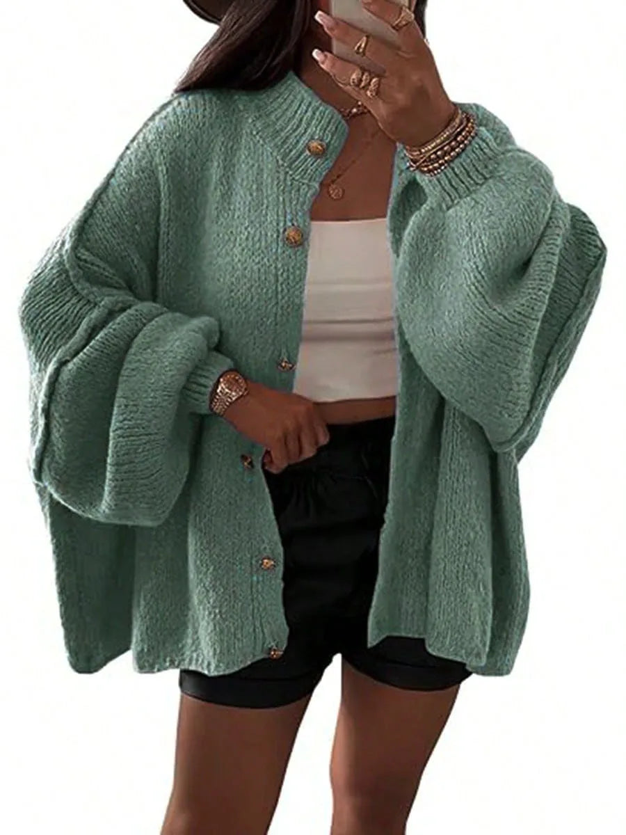 Damen Oversize Strickjacke im Lazy Style – Warmer, grob gestrickter Cardigan mit Knöpfen, locker geschnittener Winter-Pullover