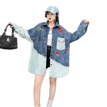 Camisa vaquera oversize: tendencia patchwork de dibujos animados 2025