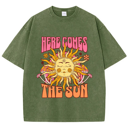 Camiseta oversize de mujer «Here Comes The Sun»