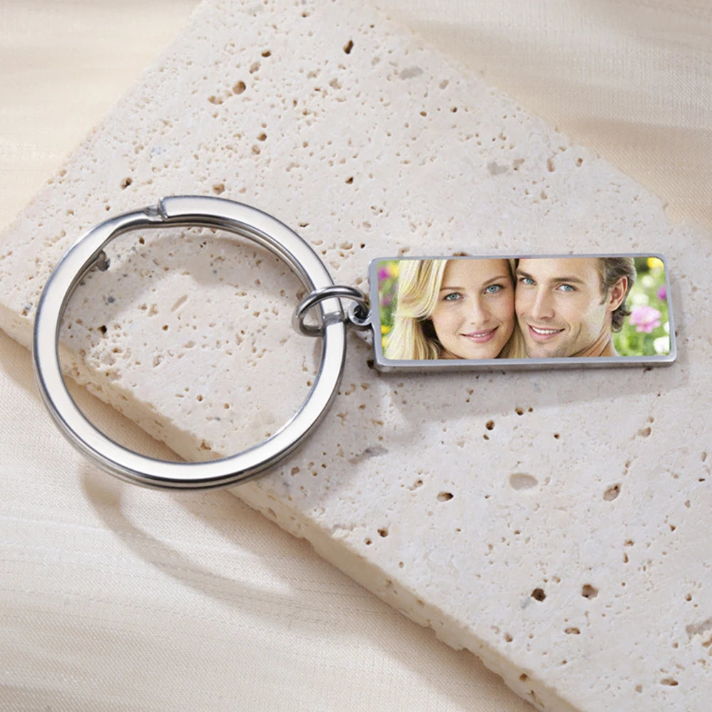 Personalisierter Foto-Schlüsselanhänger aus Edelstahl – Individueller Bild-Keychain in Herz- oder Rechteckform, perfektes Geschenk zu Weihnachten