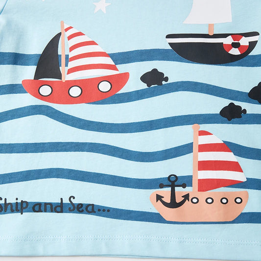 Little Maven Schiffe-Alarm! – Sommer T-Shirt für kleine Abenteurer