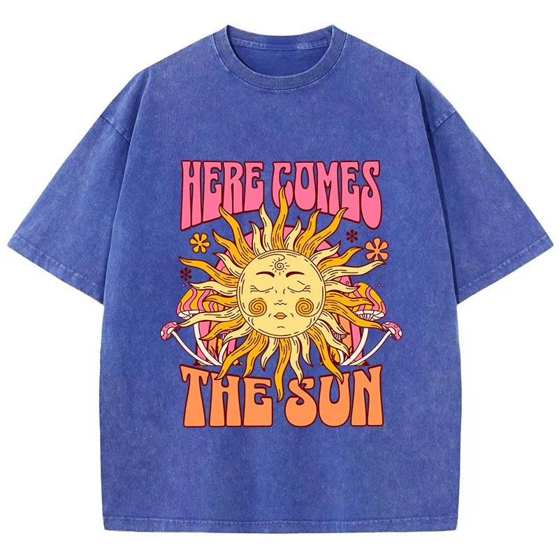 Camiseta oversize de mujer «Here Comes The Sun»