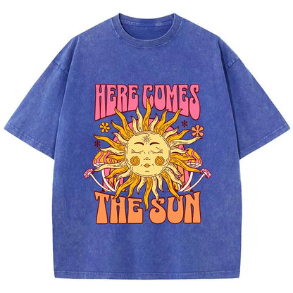 Camiseta oversize de mujer «Here Comes The Sun»