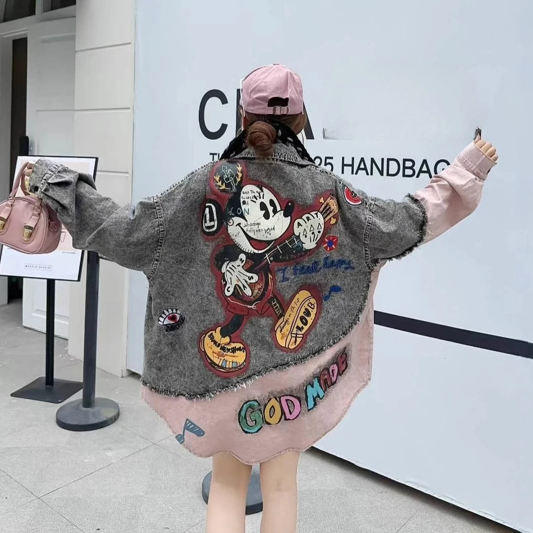 Camisa vaquera oversize: tendencia patchwork de dibujos animados 2025