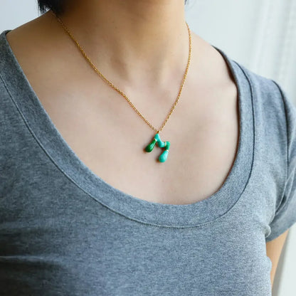 Personalisierte Buchstaben Kette im farbenfrohen Emaille Design