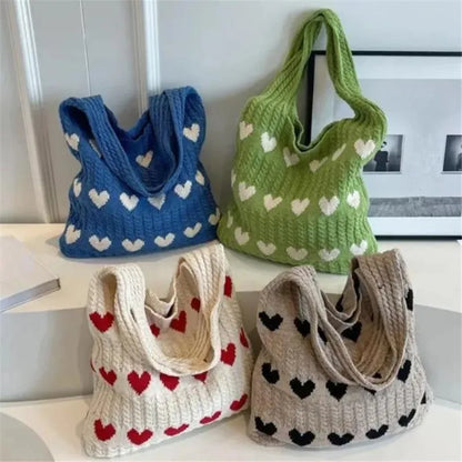 Bolso de punto hecho a mano con forma de corazón para mujer: bolso de hombro de verano, bolso tote de lana y poliéster.