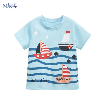 ¡Alerta de barcos de Little Maven! – Camiseta de verano para pequeños aventureros