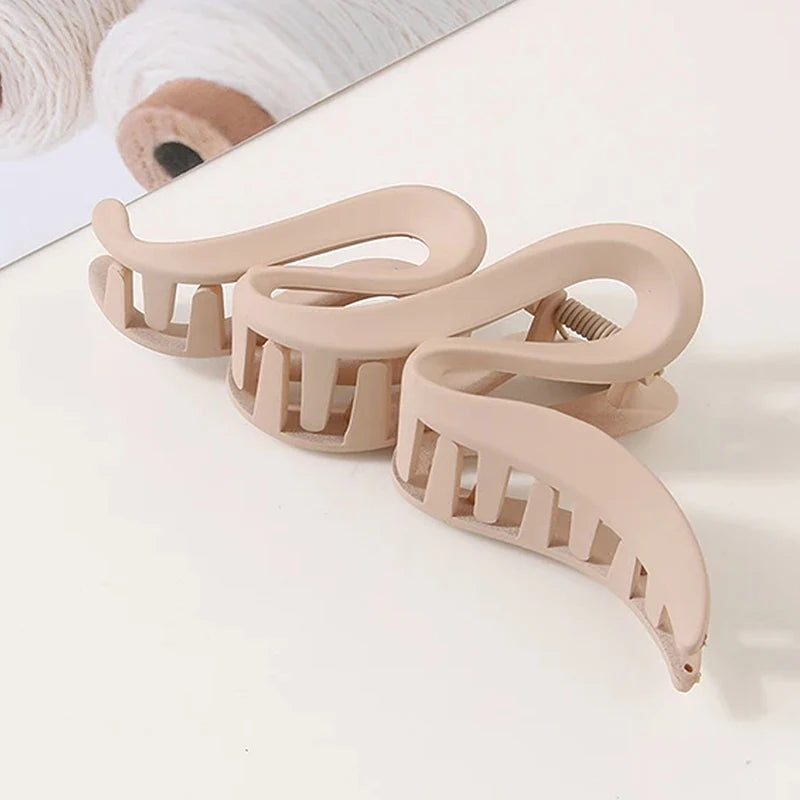 Übergroße Haarklammer 13 cm – Wellenförmiger Shark Clip in Matt & Transparent für Frauen & Mädchen