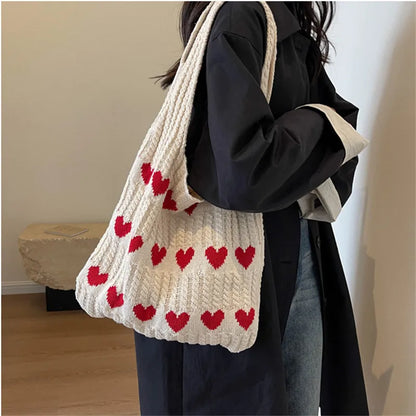 Bolso de punto hecho a mano con forma de corazón para mujer: bolso de hombro de verano, bolso tote de lana y poliéster.