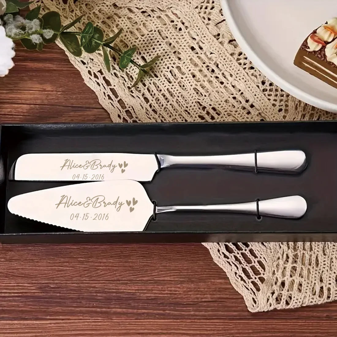 Elegantes Kuchenbesteck mit Gravur – für unvergessliche Anlässe