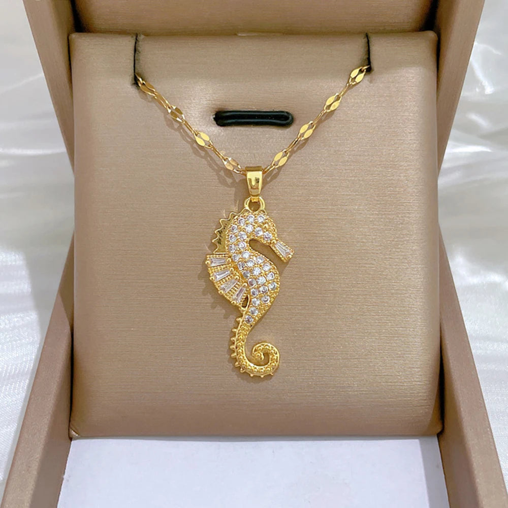 Goldene Seepferdchen Halskette – Maritimer Luxus