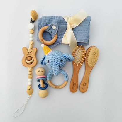 Baby Pflegeset aus Holz mit Namensgravur – Haarbürste aus Naturwolle, Rassel & Beißring – Geschenk zur Geburt und Taufe