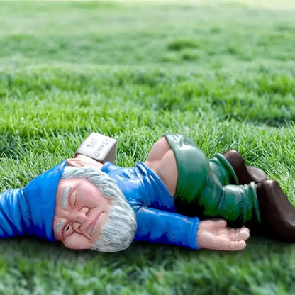 Verschmitzte Betrunkene Gnomstatue